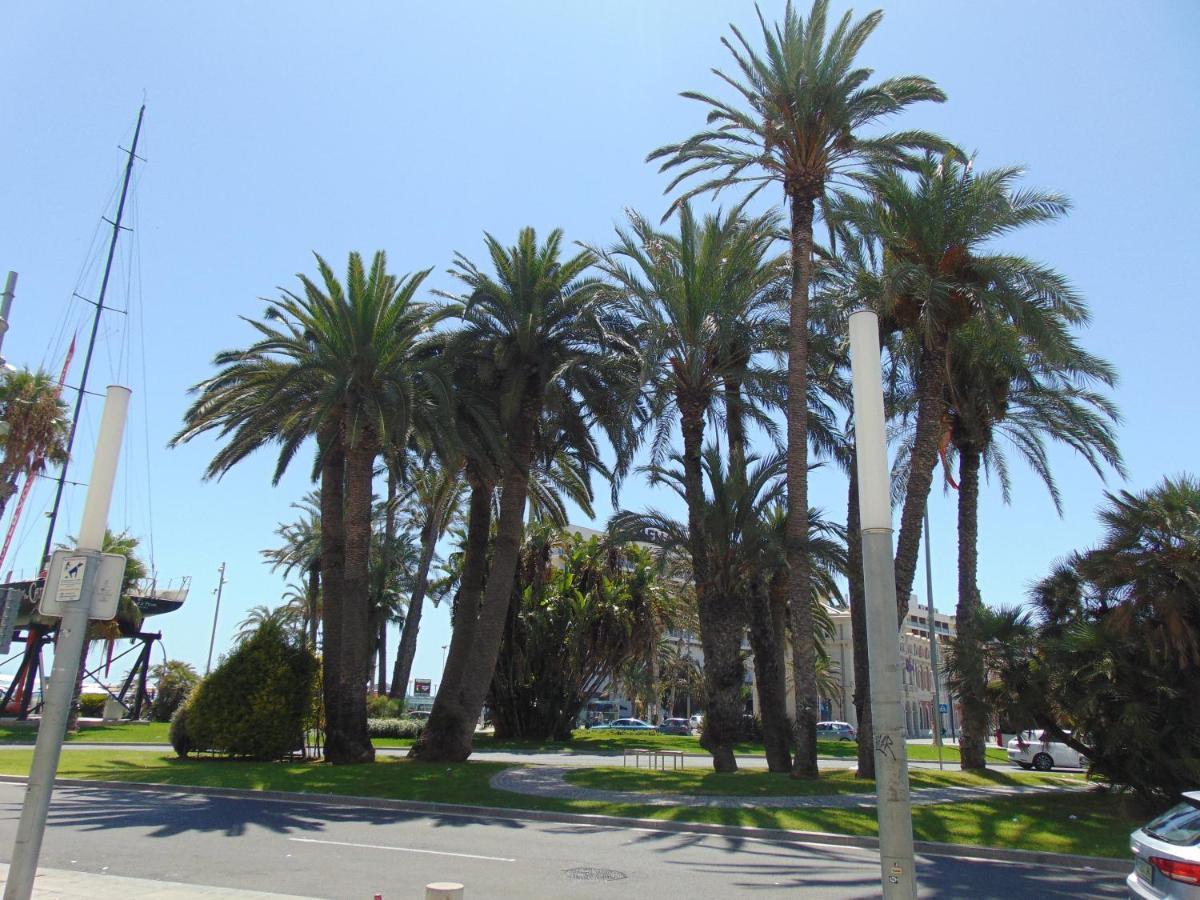 Apartamentos Playa Postiguet アリカンテ エクステリア 写真