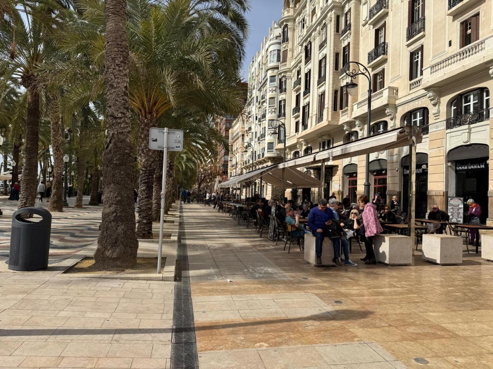 Apartamentos Playa Postiguet アリカンテ エクステリア 写真