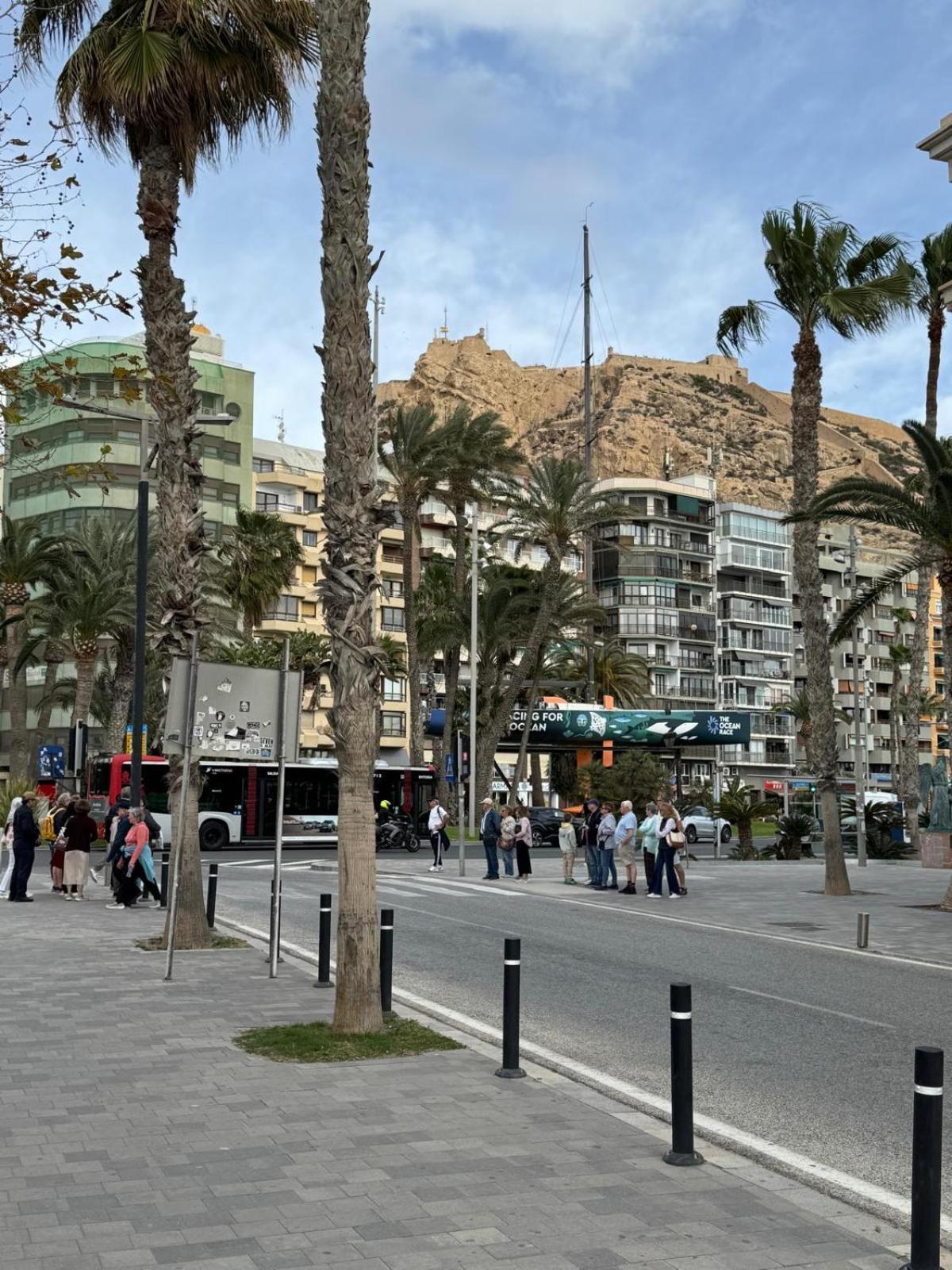 Apartamentos Playa Postiguet アリカンテ エクステリア 写真