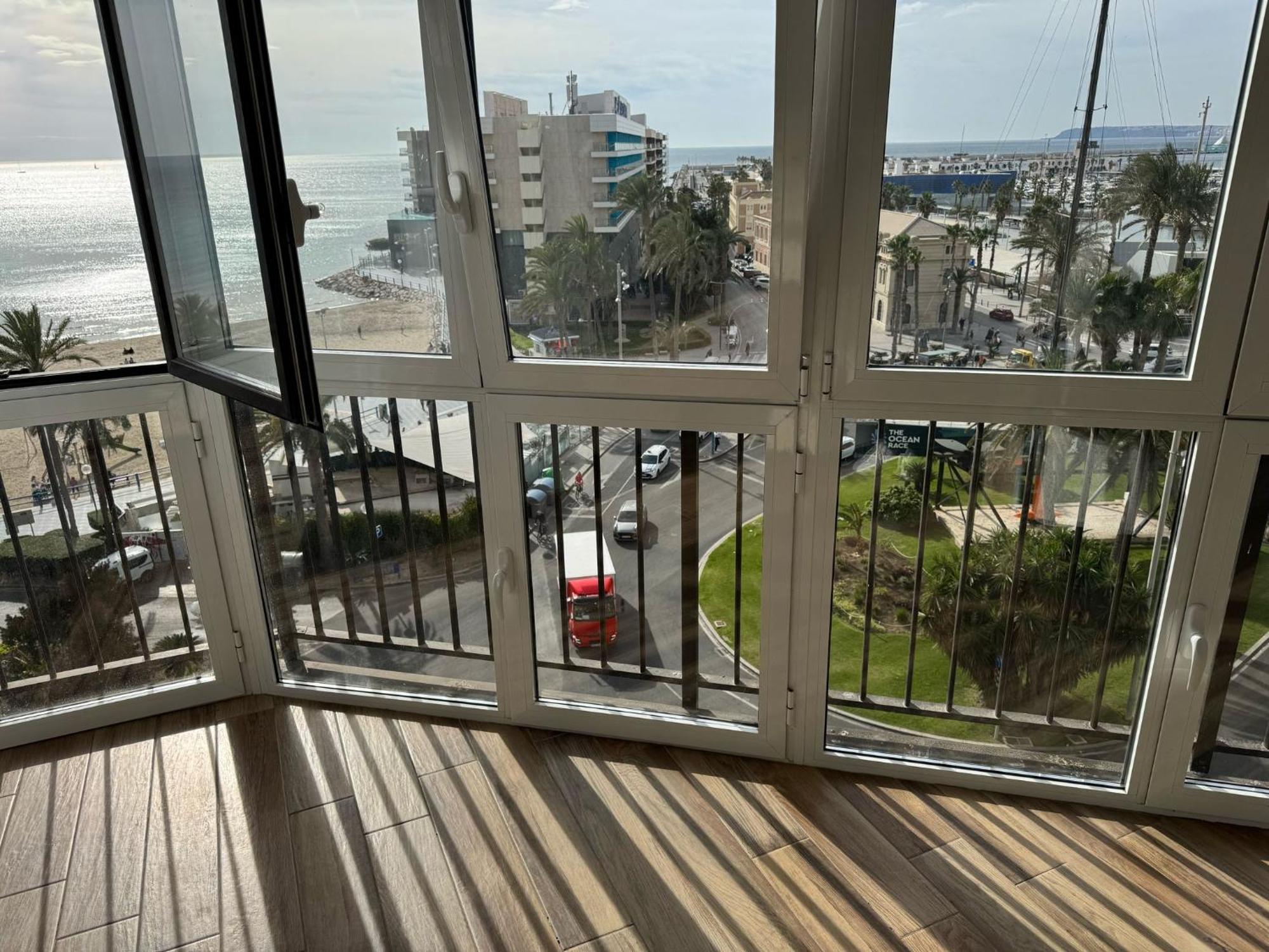 Apartamentos Playa Postiguet アリカンテ エクステリア 写真