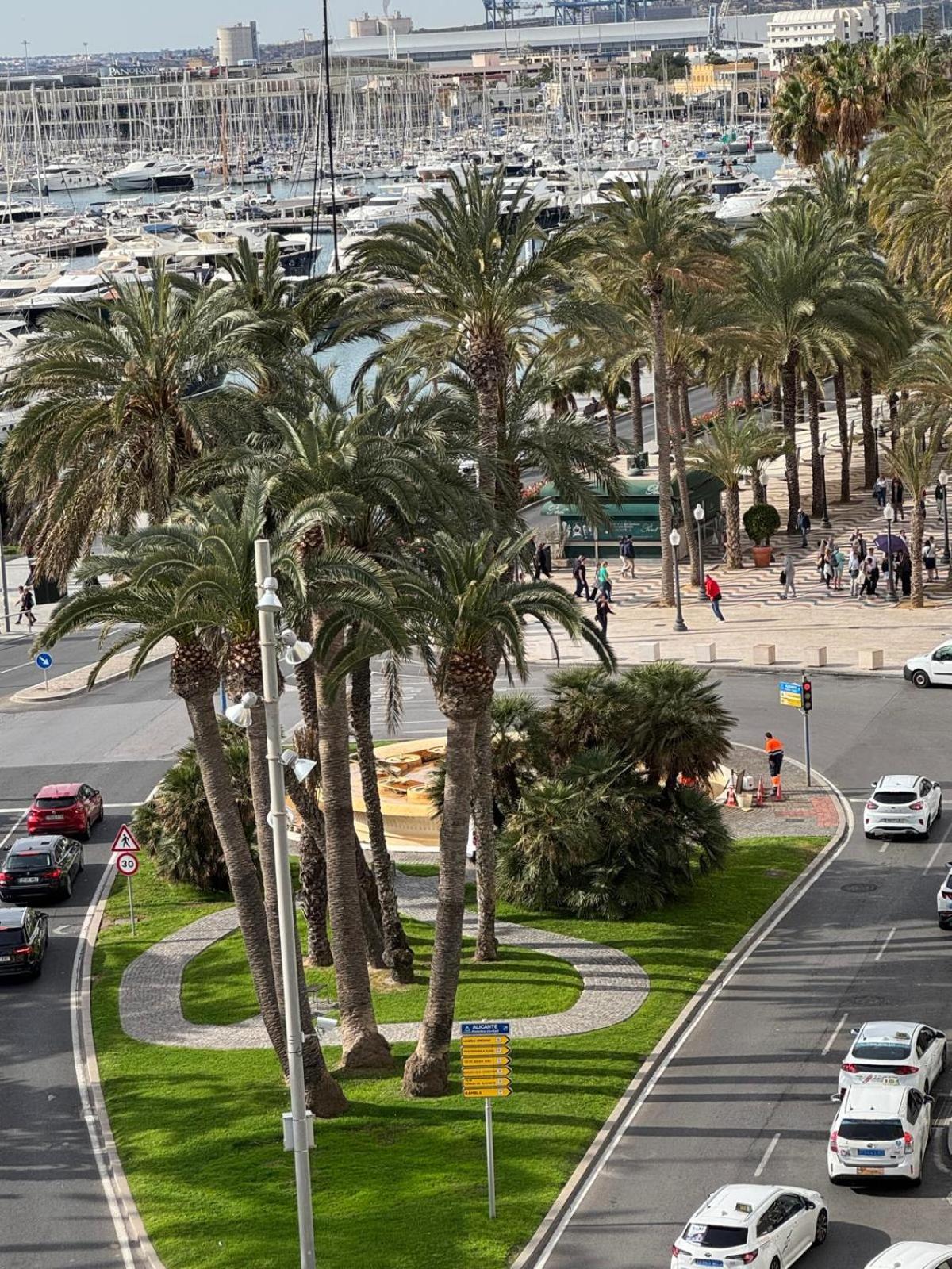 Apartamentos Playa Postiguet アリカンテ エクステリア 写真