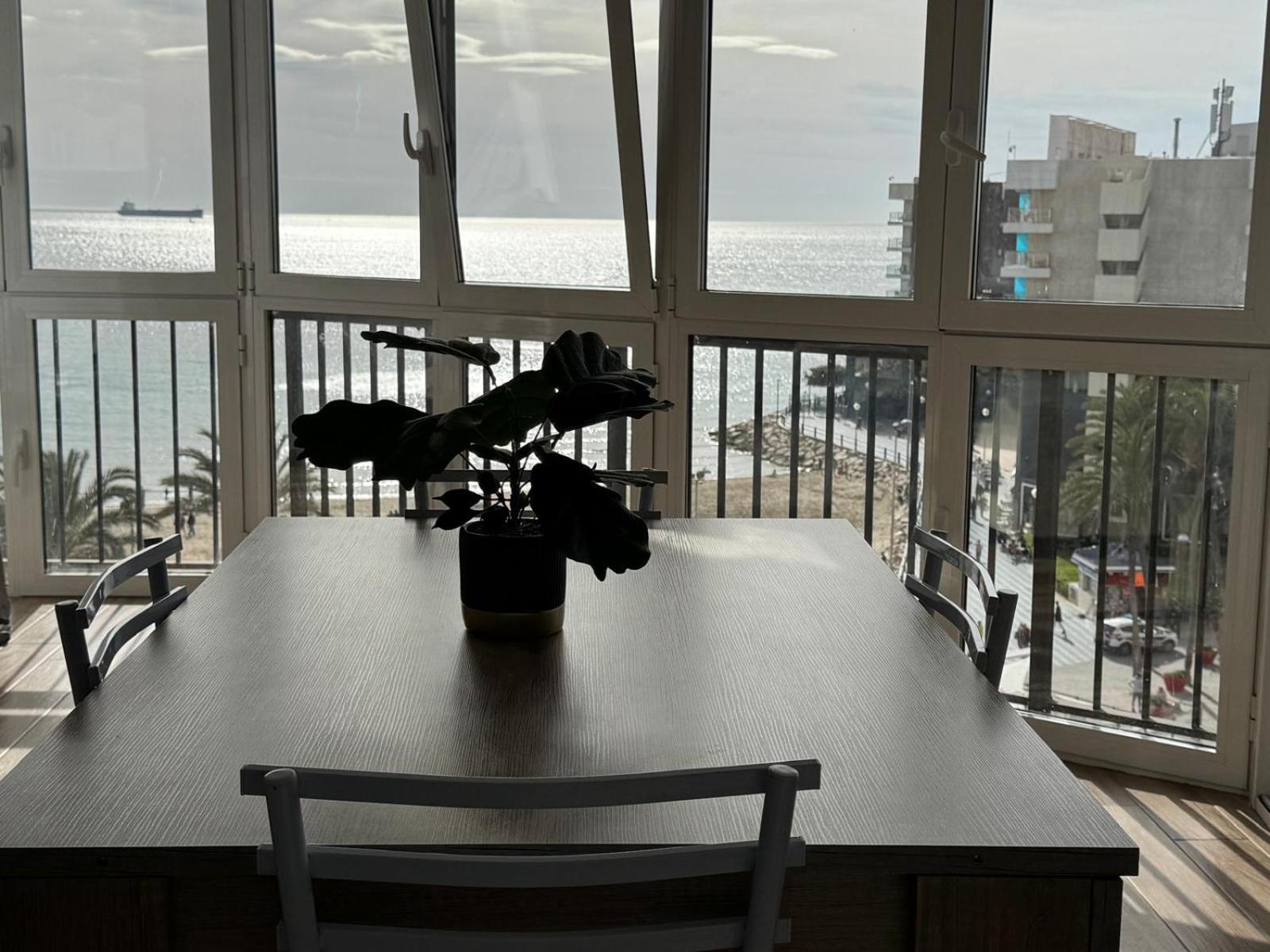 Apartamentos Playa Postiguet アリカンテ エクステリア 写真