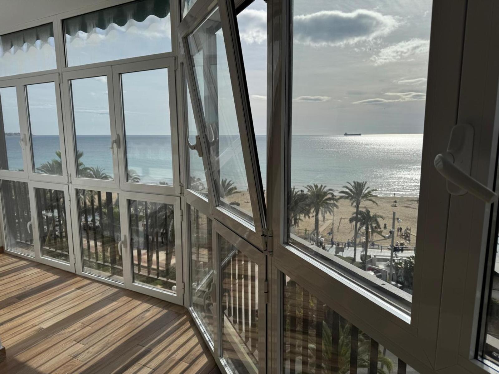 Apartamentos Playa Postiguet アリカンテ エクステリア 写真