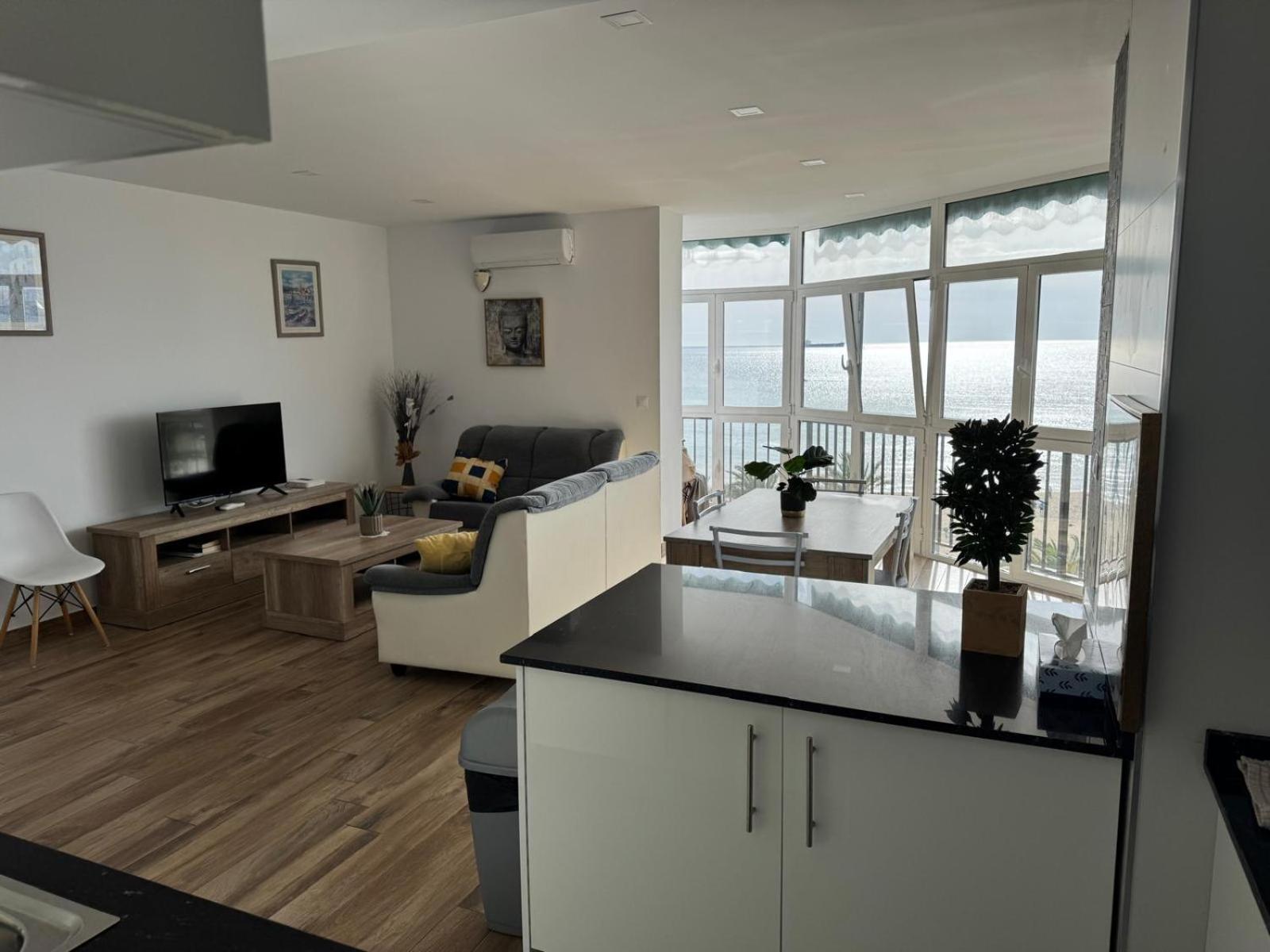 Apartamentos Playa Postiguet アリカンテ エクステリア 写真