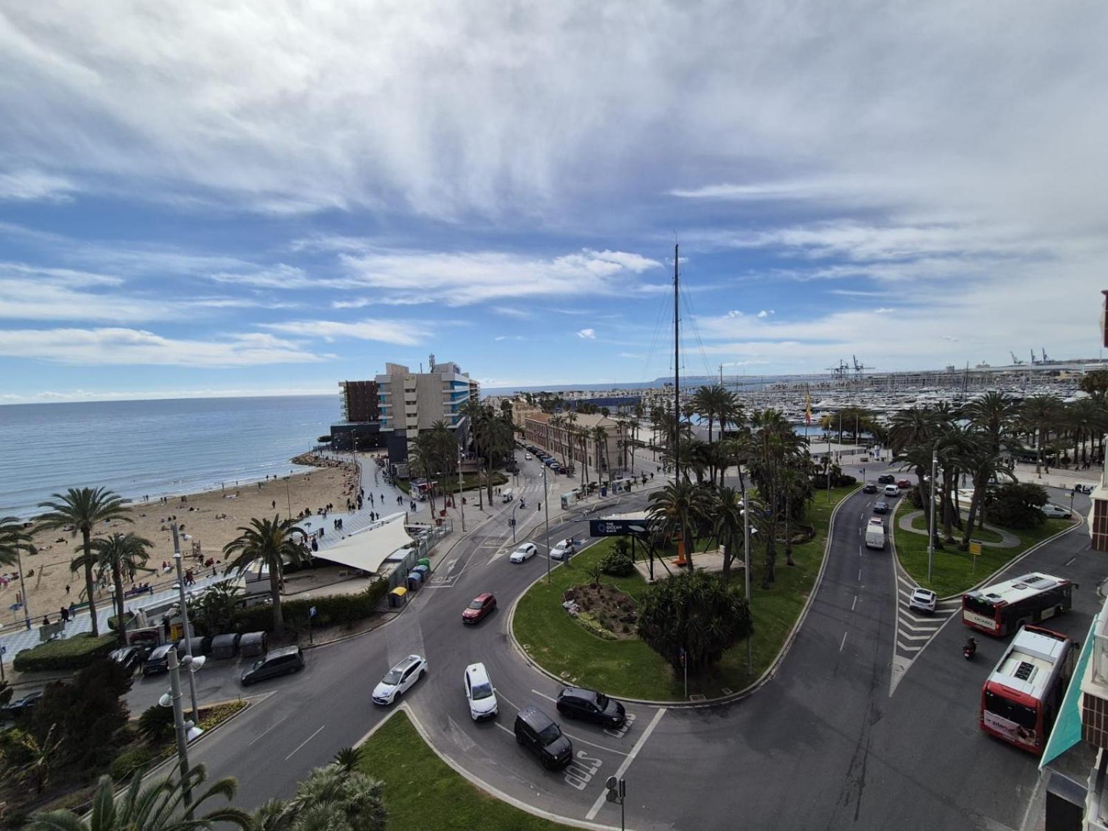 Apartamentos Playa Postiguet アリカンテ エクステリア 写真